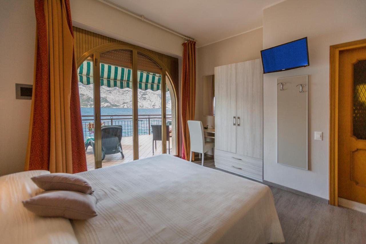Hotel Nettuno Brenzone sul Garda Exterior foto
