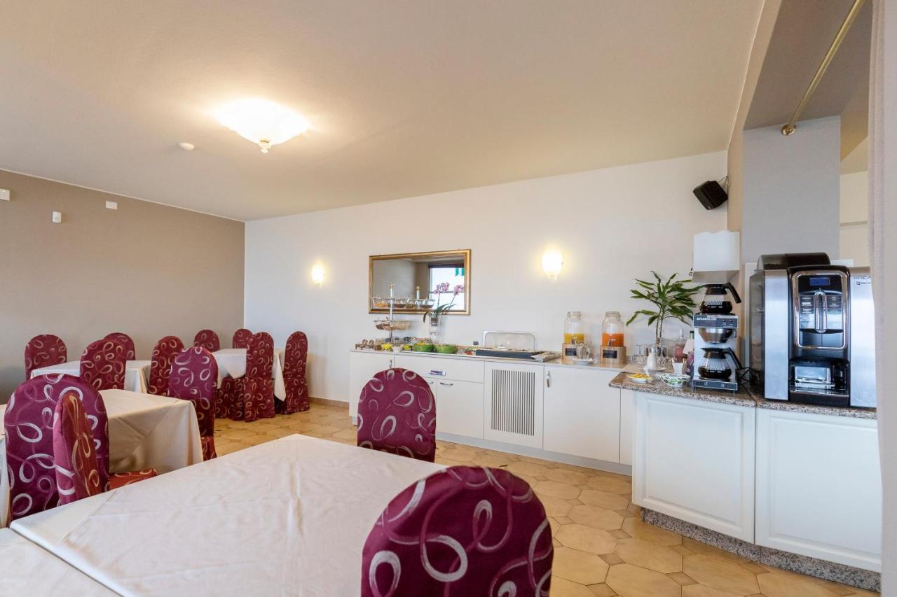 Hotel Nettuno Brenzone sul Garda Exterior foto
