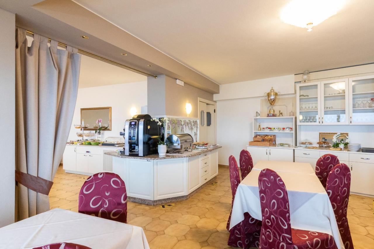 Hotel Nettuno Brenzone sul Garda Exterior foto
