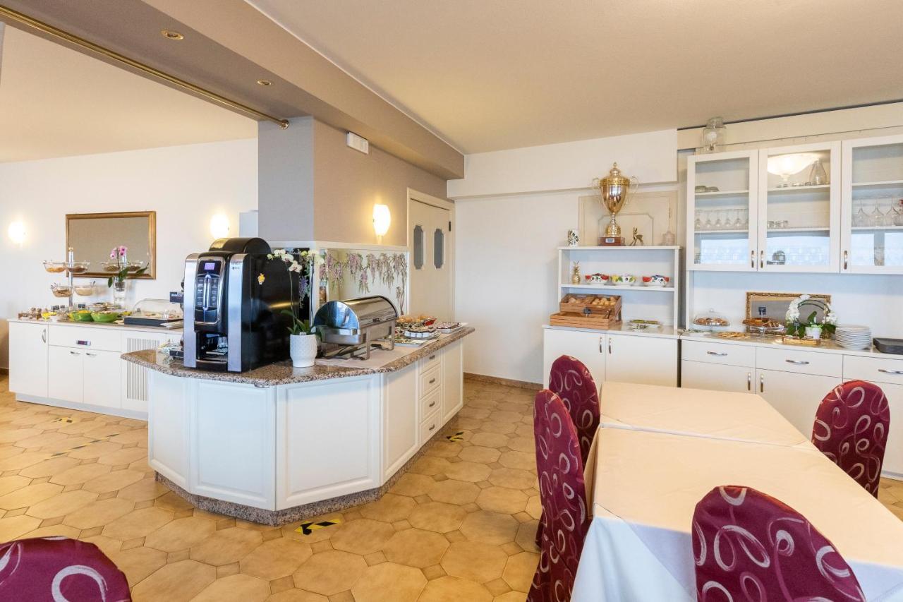 Hotel Nettuno Brenzone sul Garda Exterior foto
