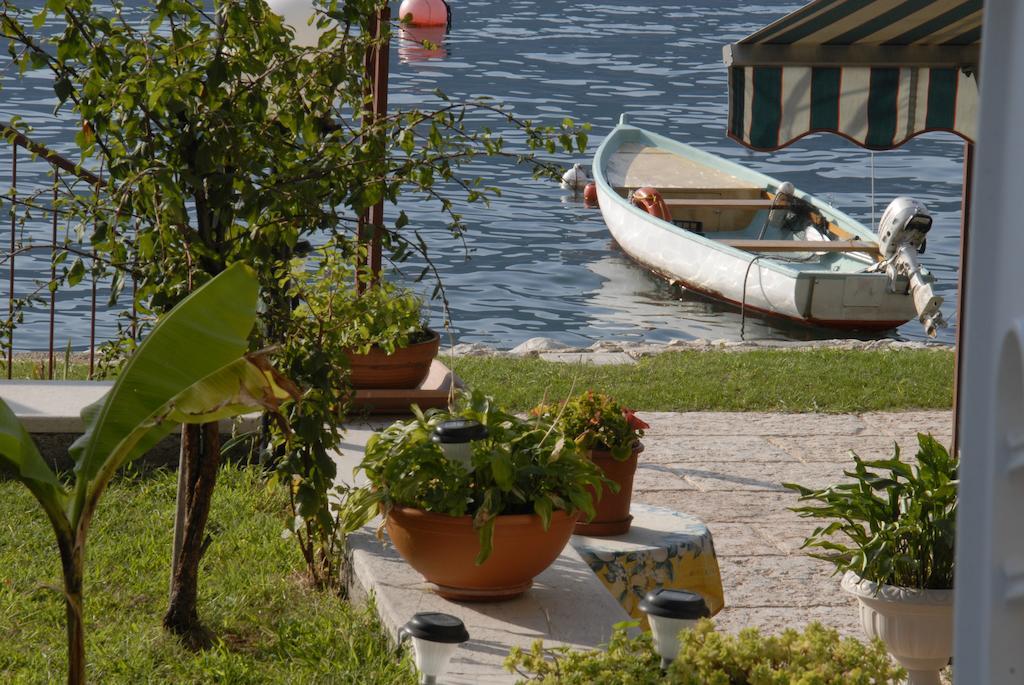 Hotel Nettuno Brenzone sul Garda Exterior foto
