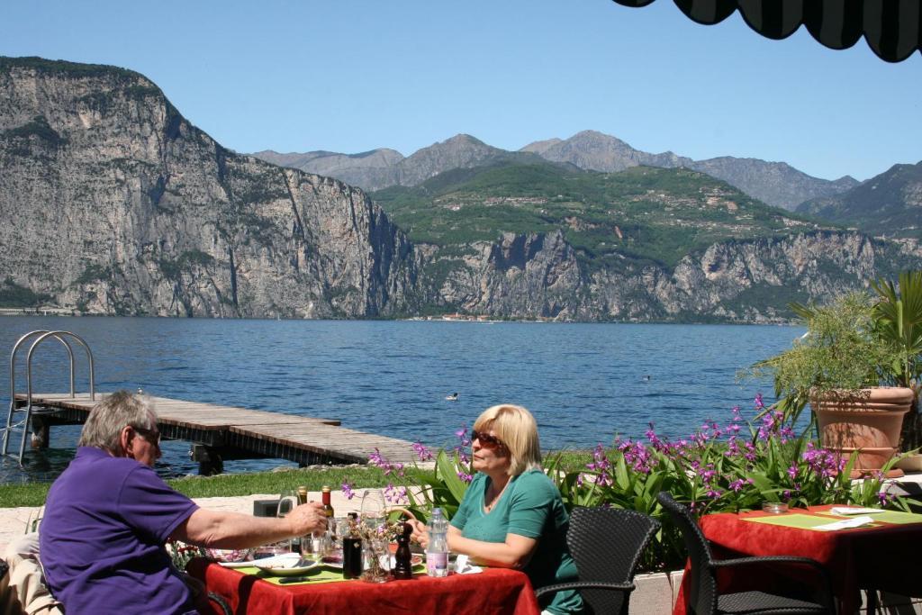 Hotel Nettuno Brenzone sul Garda Exterior foto