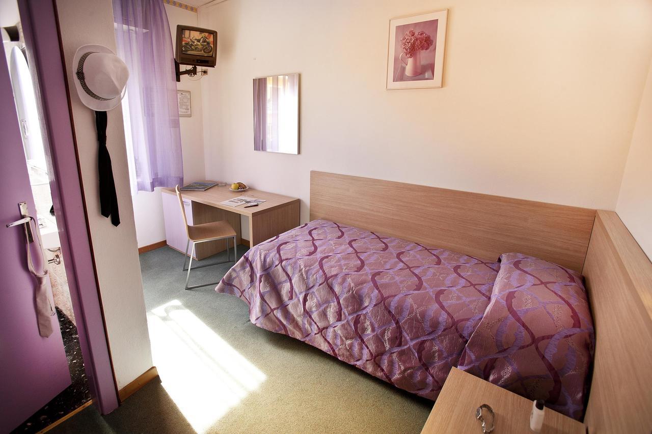 Hotel Nettuno Brenzone sul Garda Quarto foto