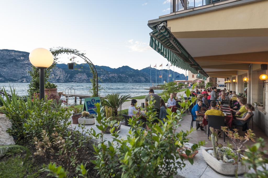 Hotel Nettuno Brenzone sul Garda Exterior foto